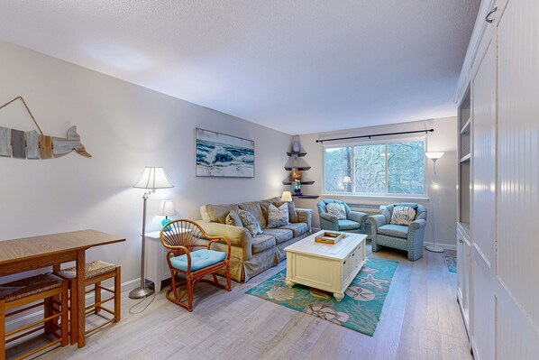 TV, DVD player, offices