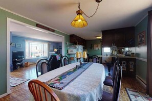 Dining - Bright & nautical beach home with enclosed yard & outdoor shower - walk to beach (Dennis Port)