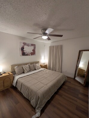 WiFi, bed sheets - Cozy 2-bedroom apartment in adorable Arlington with AC (Arlington)