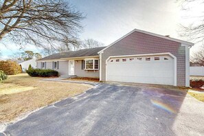 Exterior - Single-story home with fenced yard, deck & great location near town/beaches (Centerville)