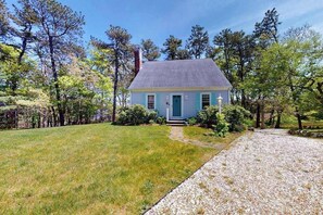 Exterior - Waterfront escape with gas grill, furnished deck, fast WiFi, beach access nearby (Dennis Port)