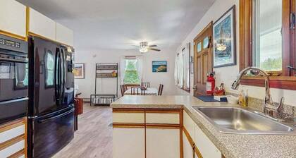 Great Ranch Style Home In Edgartown W/ Gas Grill & Dog Friendly