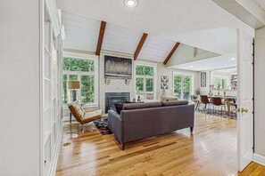 TV, fireplace, DVD player, offices - Peaceful home convenient to bike path, beaches, shopping, dining & entertainment (East Falmouth)