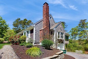 Exterior - Pond view home w/ AC, sunroom, kayak & near town and beaches (Dennis)