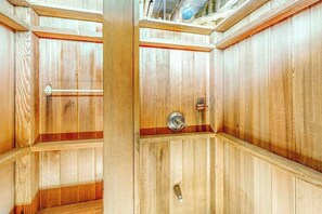 Shower, towels - Updated Waterfront Gem on Saltwater Town Cove w/ Private Dock & Sunrise Views (Eastham)