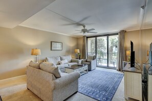 Smart TV - Sunset Rentals | Island Club 6205 (Hilton Head Island)
