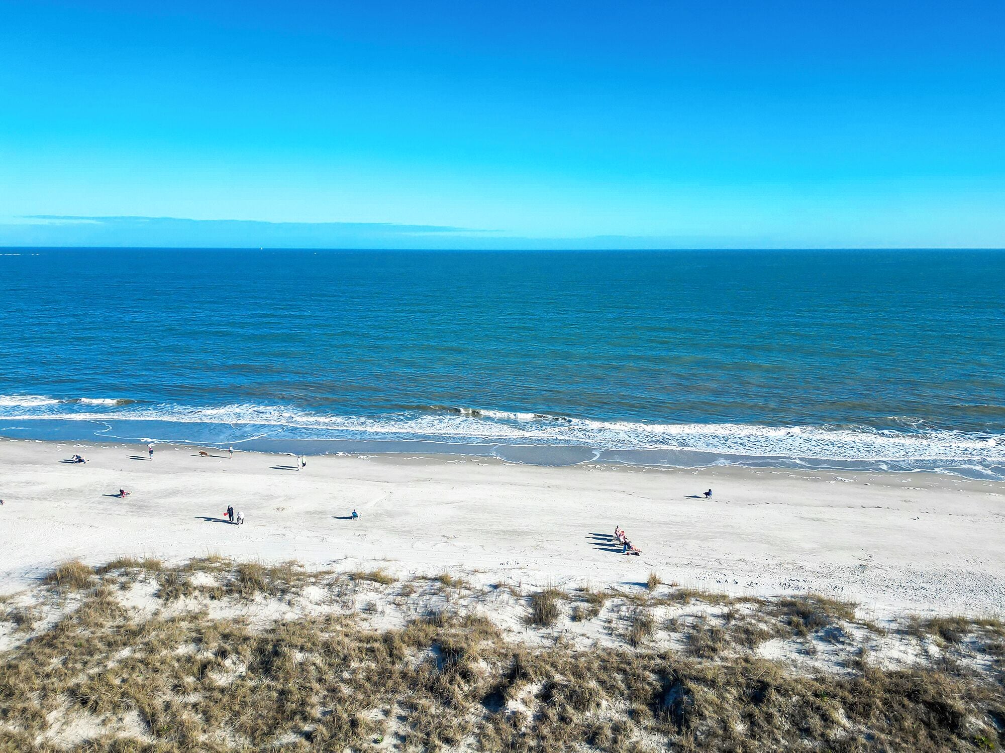 På stranden