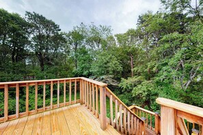 Property grounds - Family home with association beach access and elevated deck (Harwich Port)