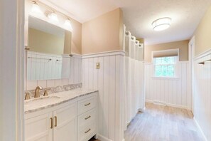 Shower, hair dryer, towels - Family home with association beach access and elevated deck (Harwich Port)