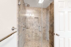 Shower, hair dryer, towels - Bayfront, 2-Level Condo w/ Beach Access, 3 Decks, WiFi & Bay Views at Sunset (North Truro)