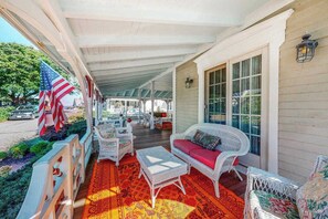 Terrace/patio - Elegant Dream Home w/ Luxurious Living Spaces, Full Kitchen, & Wraparound Porch (Oak Bluffs)