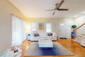 TV, fireplace, offices - Newly remodeled home w/ new furniture, large yard & great porches (Oak Bluffs)