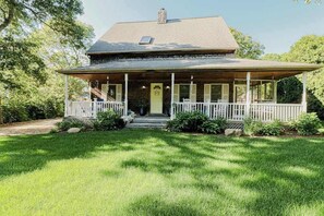 Exterior - Newly remodeled home w/ new furniture, large yard & great porches (Oak Bluffs)