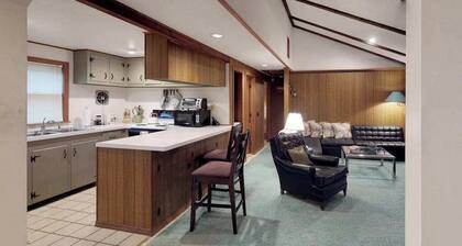 Tranquil Home with Private Deck - Walk to Beaches and Downtown Oak Bluffs
