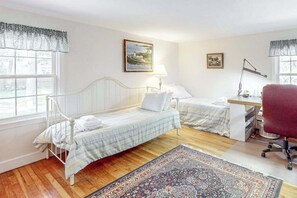 Desk, iron/ironing board, travel cot, WiFi - Spacious home near the beach with deck, W/D, AC, & central location (Falmouth)