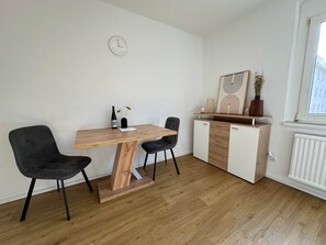 Dining - Affordable Studio Apartment in Vienna (Vienna)