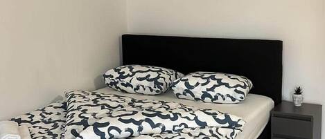 Bed sheets, wheelchair access