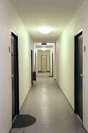 Interior - Budget Apartment in Vienna – Bright & Quiet (Vienna)