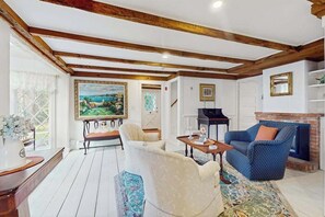 TV, offices - Charming home, great location, A/C, games, W/D, deck, & grill, firepit (Marstons Mills)