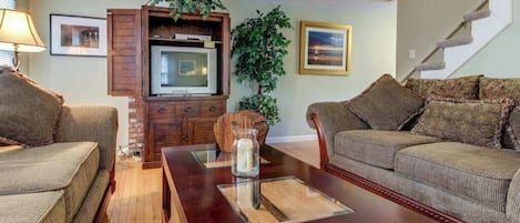 TV, DVD player, stereo, offices