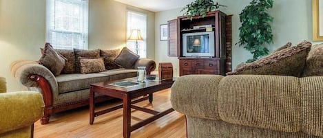 TV, DVD player, stereo, offices