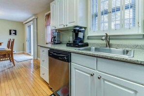 Fridge, microwave, oven, stovetop - Charming home away from home near lagoon pond w/ boat launch (Oak Bluffs)