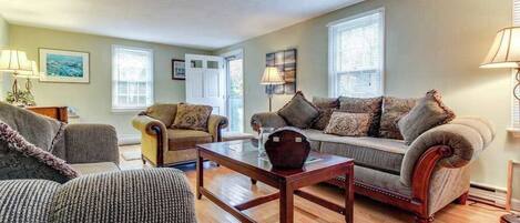 TV, DVD player, stereo, offices