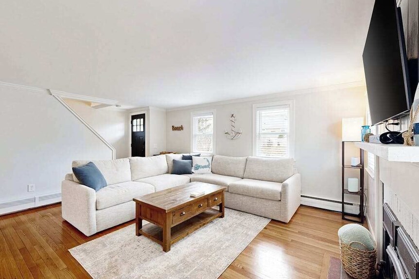Two-story Dog-friendly Retreat With Enclosed Yard, Playset, W/d, & Firepit - Harwich, MA