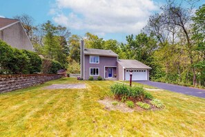 Exterior - Dog-friendly home with great deck & association beach on Mashpee Pond (Mashpee)
