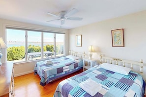 Desk, WiFi, bed sheets - Stunning waterfront home with furnished deck, dock & majestic views - dogs OK (West Dennis)