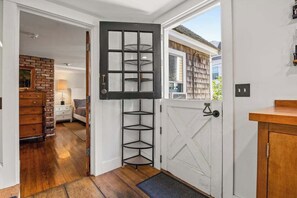 Interior - Coastal retreat with sleeping den, balcony, updated kitchen & prime location (Provincetown)