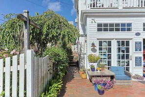 Terrace/patio - Coastal retreat with sleeping den, balcony, updated kitchen & prime location (Provincetown)