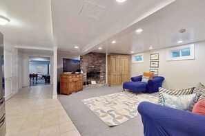 TV, fireplace, stereo, offices - Contemporary Home w/ Private Hot Tub, Deck, Game Room & Shared Dock Access (Centerville)