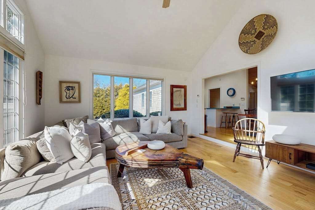 A Well-appointed Getaway Near Beach, Wifi, Gas Grill, Fireplace - Chatham, MA