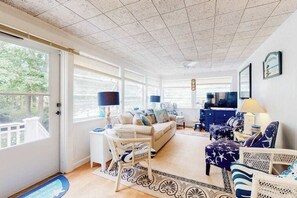 TV, offices - Secluded ranch home with a full outdoor shower & private community beach (Brewster)