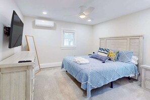 Iron/ironing board, travel cot, WiFi, bed sheets - Inviting home + apartment near beach with furnished deck, yard, & grill (Bourne)