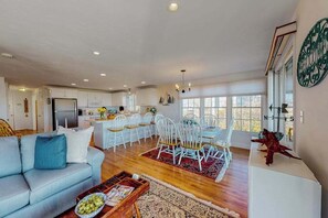 Offices - Private water access & stunning views (Barnstable)