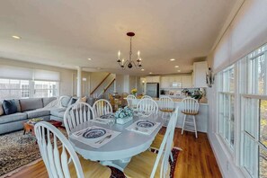 Dining - Private water access & stunning views (Barnstable)