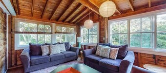Classic Cape home with full kitchen, W/D, firepit & gas grill - walk to beach