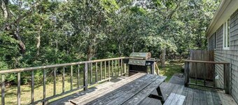 Cozy, Quiet, Secluded - within Short Walk of the Beach
