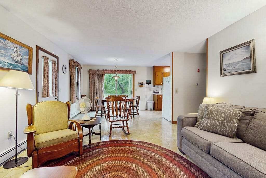 TV, DVD player, offices
