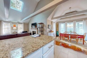 TV, offices - Pristine, family-friendly home w/ a large yard, free WiFi, private washer/dryer (Eastham)