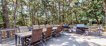 Lovely Cape Cod Home with Large Deck, Gas Grill, AC, and Free WiFi