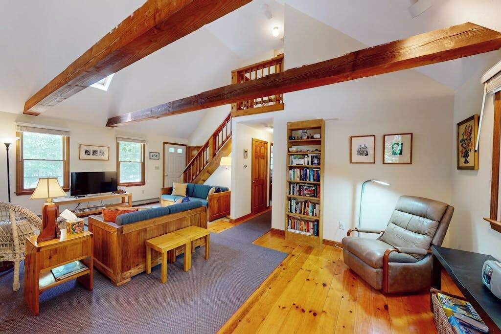 TV, DVD player, offices