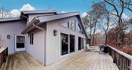 Charming Home with Deck, Screened Porch, Private Balcony, Near Beaches