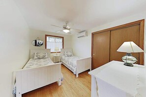 Iron/ironing board, travel cot, WiFi, bed sheets - Charming Home with Deck, Screened Porch, Private Balcony, Near Beaches (Edgartown)
