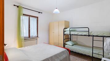 1 dormitorio y ropa de cama