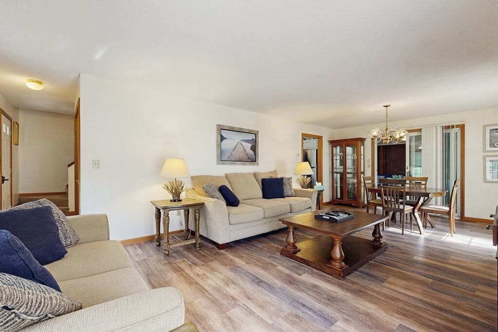 TV, DVD player, offices