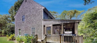 Oak Bluffs Home with Renovated Screened-in Porch - Short Drive to Beach