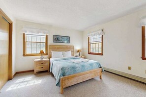 Desk, WiFi, bed sheets